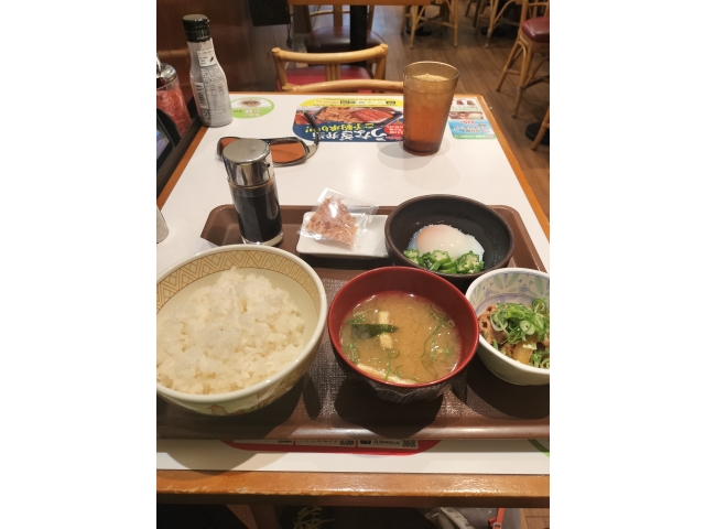 横浜到着！先ずは・・・朝食っす('◇')ゞ